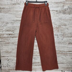 Nike Women’s Teddy Fleece High Rise Wide Leg Pants Sz Small DV4361-832 Rust EUC